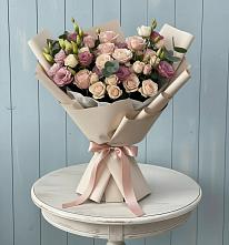 Букет цветов из:  Розы и Лизиантусы в Новый Адыгея