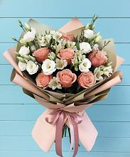 Букет цветов из:  Розы, Альстромерии и Лизиантусы #REPLACE_PRED# Новый Адыгея