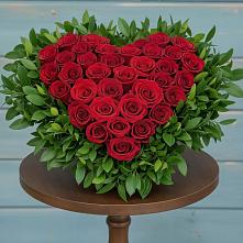 Цветочная композиция из Розы в виде сердца в Новый Адыгея