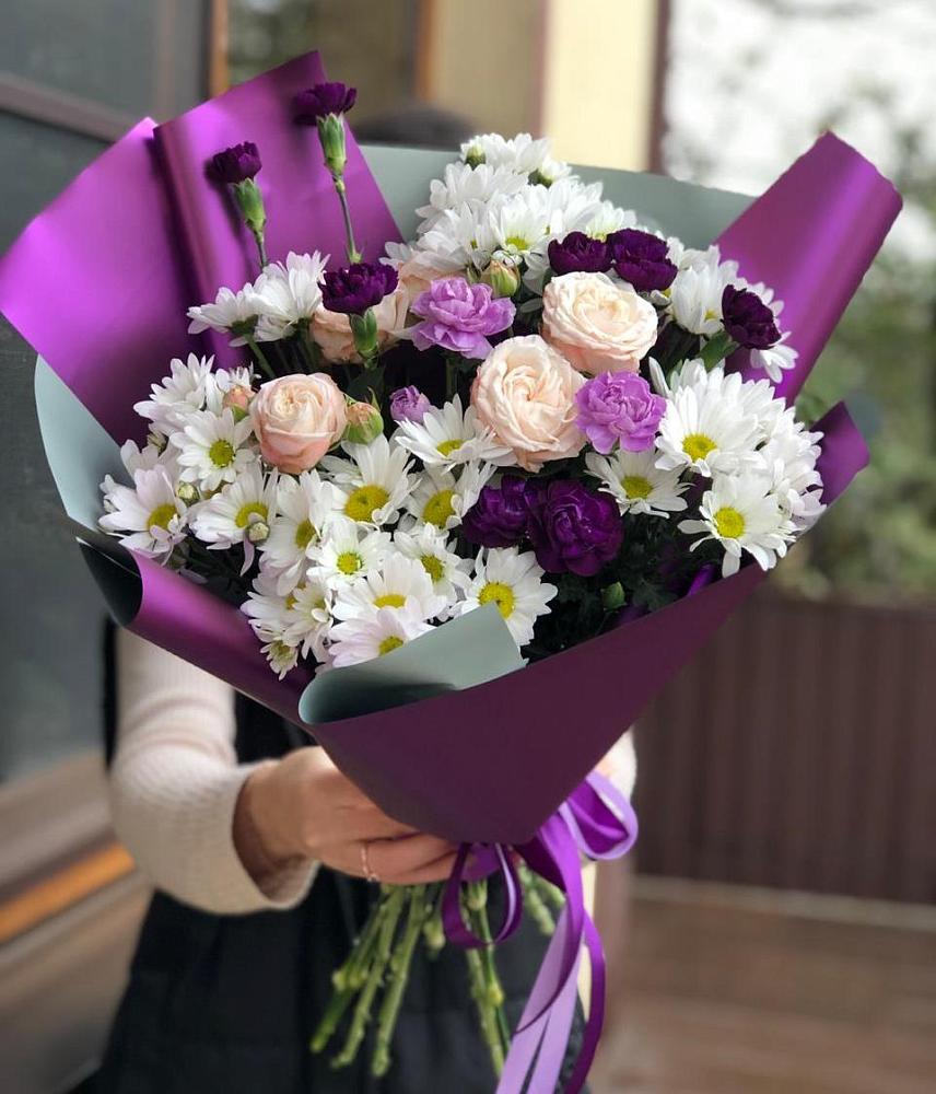 Букет цветов из: Хризантемы, Гвоздики и Розы в Новый Адыгея