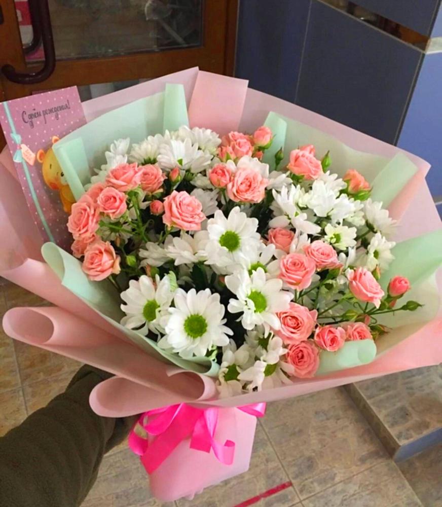 Букет цветов из: Розы и Хризантемы в Новый Адыгея