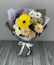 Букет цветов из:  Розы, Герберы и Хризантемы в Новый Адыгея