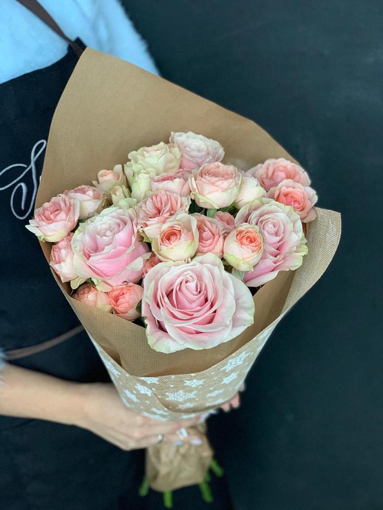 Букет цветов из: Хризантемы и Розы в Новый Адыгея