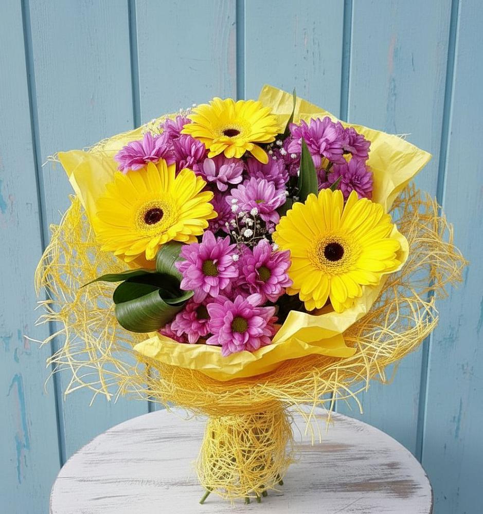 Букет цветов из: Хризантемы и Герберы в Новый Адыгея