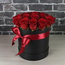 Цветочная композиция из Розы в шляпной коробке в Новый Адыгея