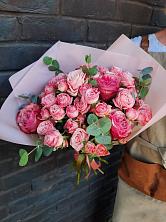 Букет розы в пальмах в Новый Адыгея Букет цветов из: Розы в Новый Адыгея