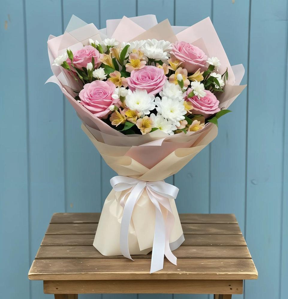 Букет цветов из: Гвоздики, Орхидеи и Розы в Новый Адыгея