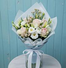 Букет цветов из:  Розы и Лизиантусы в Новый Адыгея