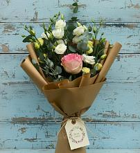 Букет цветов из:  Розы и Лизиантусы в Новый Адыгея