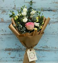 Букет цветов из:  Розы и Лизиантусы в Новый Адыгея
