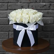 Цветочная композиция из Розы в шляпной коробке в Новый Адыгея